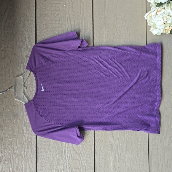 Nike T-shirt Nike W NK BRTHE TAILWIND TOP SS purple perforated S - Picture 9 of 15
